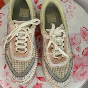 Dolce Vita sneakers woman’s 7.5